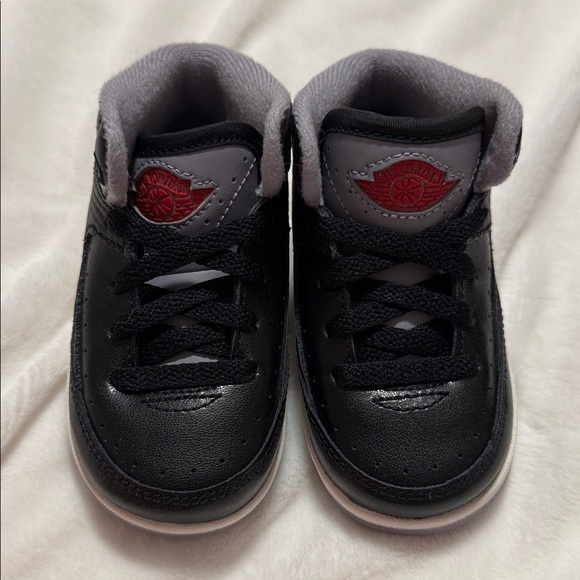 NWT Nike Toddler Jordan 2 Retro Sneakers - Picture 2 of 5